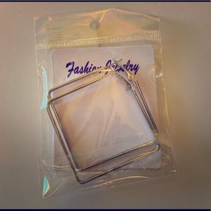 Trendy silver square earrings boutique.